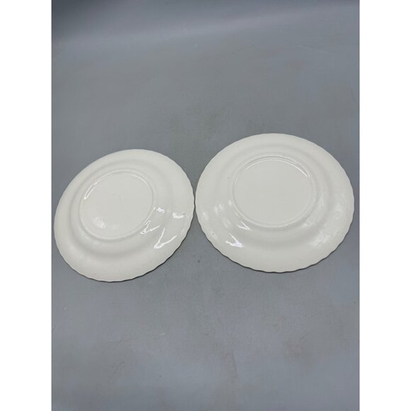 Set Of 2 Christmas Holiday Nouveau Holly Wreath dinner Plates 10" Porcelain READ - Picture 7 of 7